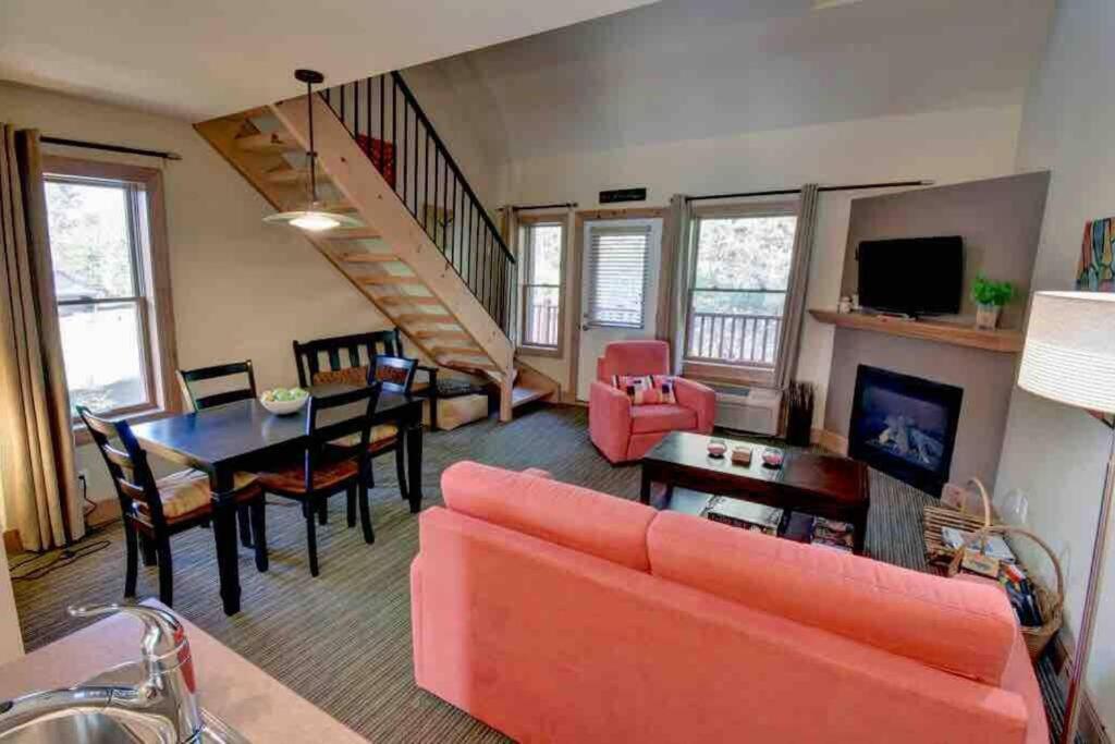 Tremblant Chalet Walking Distance From Activities Mont-Tremblant Bagian luar foto